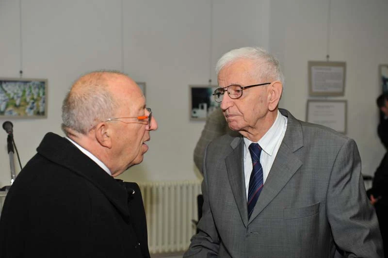 IZLOŽBA FOTOGRAFIJA STEVANA LABUDOVIĆA SRPSKO VOJNIČKO GROBLjE U ALŽIRU, DELI IBRAHIM