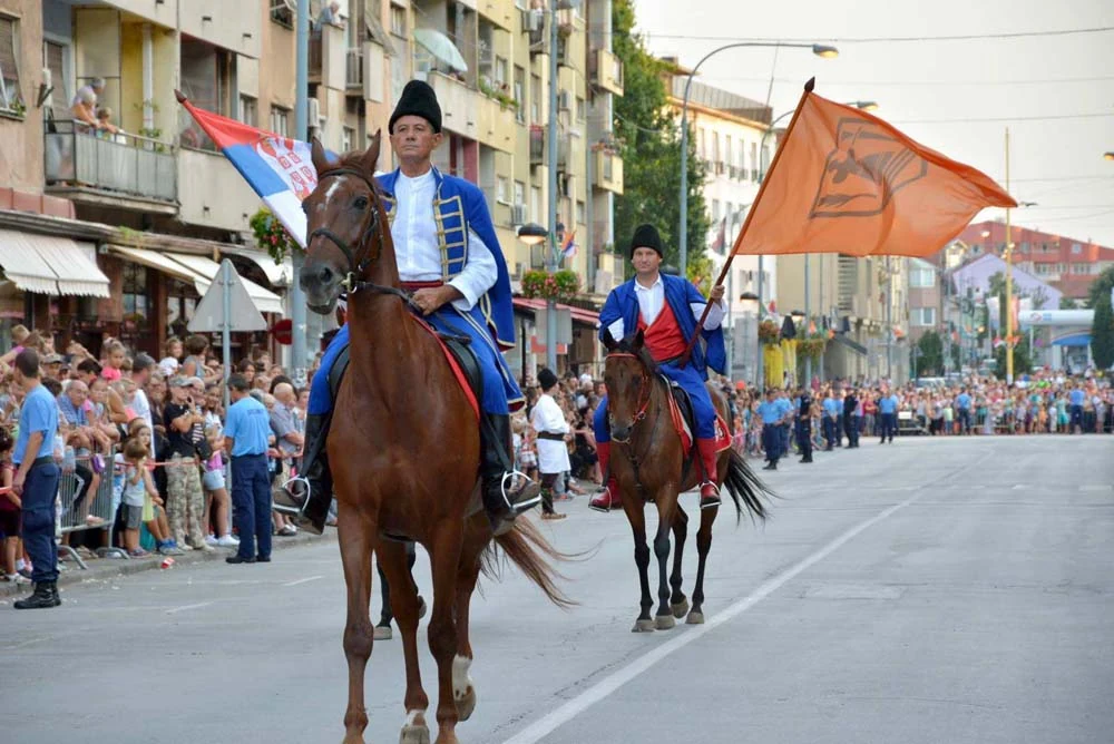 ČLANOVI DRUŠTVA PRISUSTVOVALI OTVARANjU 54. LjUBIČEVSKIH KONjIČKIH IGRA
