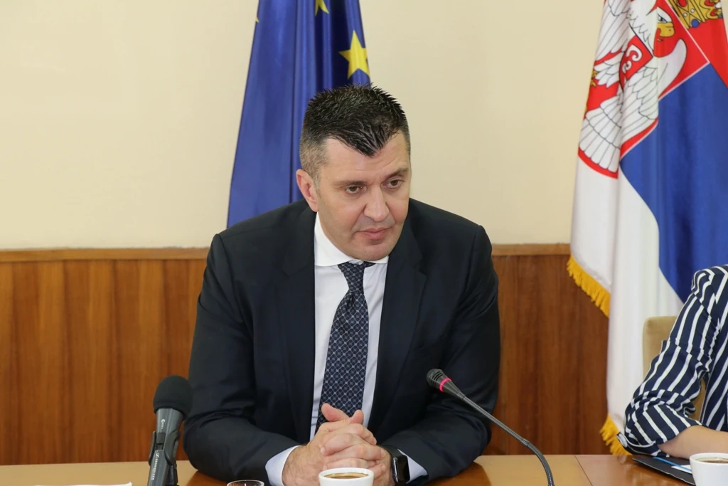 MINISTAR ĐORĐEVIĆ SA NOVINARIMA IZ NARODNE DEMOKRATSKE REPUBLIKE ALŽIR O BILATERALNOJ SARADNjI DVE ZEMLjE
